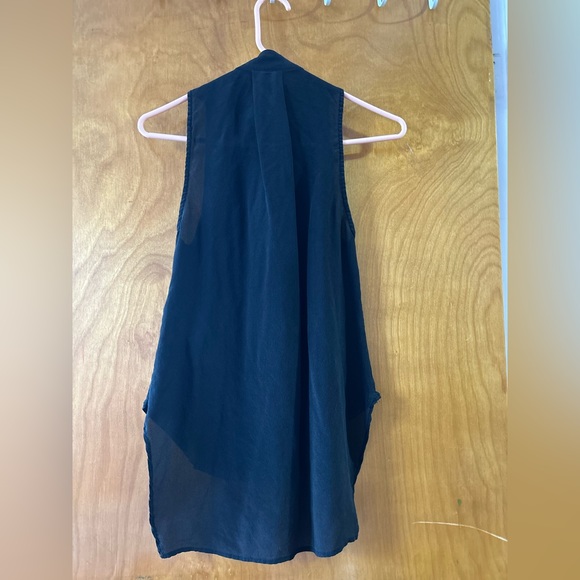 Tie front & button down top - Picture 2 of 6